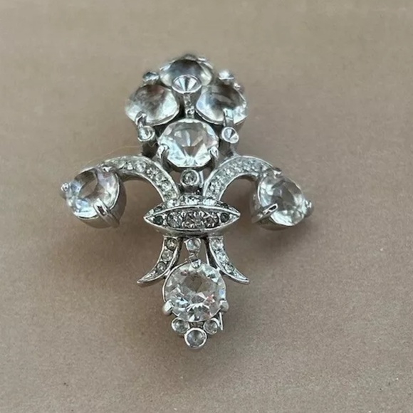 Vintage REJA, Inc. Fleur De Lis Silver Crystal Brooch - Picture 10 of 12
